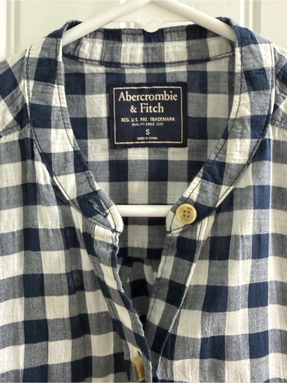 Abercrombie & Fitch Navy and White Gingham Button-Up Blouse - Picture 3 of 7
